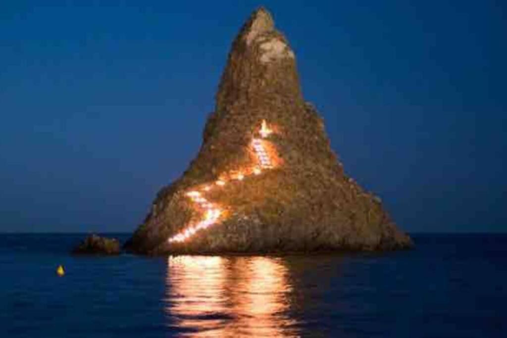 Malavoglia Suite 18 Aci Castello Bagian luar foto