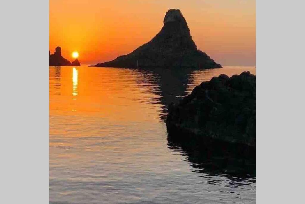 Malavoglia Suite 18 Aci Castello Bagian luar foto